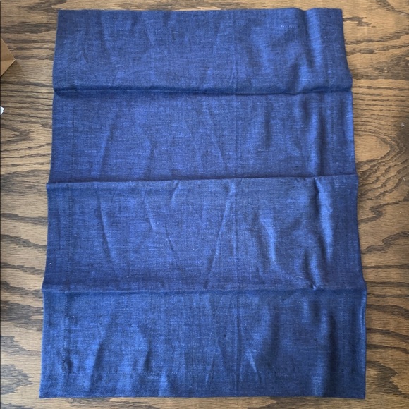 Solino Linen Placemats - Picture 2 of 3